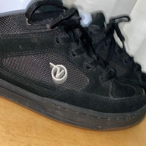 VANS Graph black/white vintage Y2K men’s sneakers size 9.5 RARE EUC - Picture 2 of 11